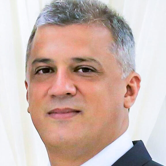 Dr. Dario Suarez